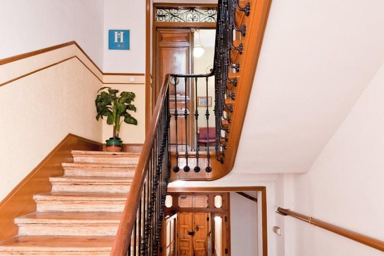Hostal Las Cortes Madrid Exterior foto