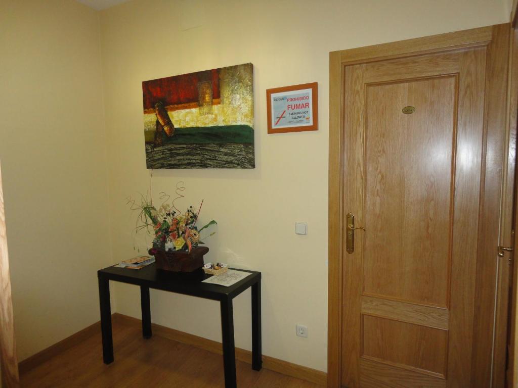Hostal Las Cortes Madrid Exterior foto