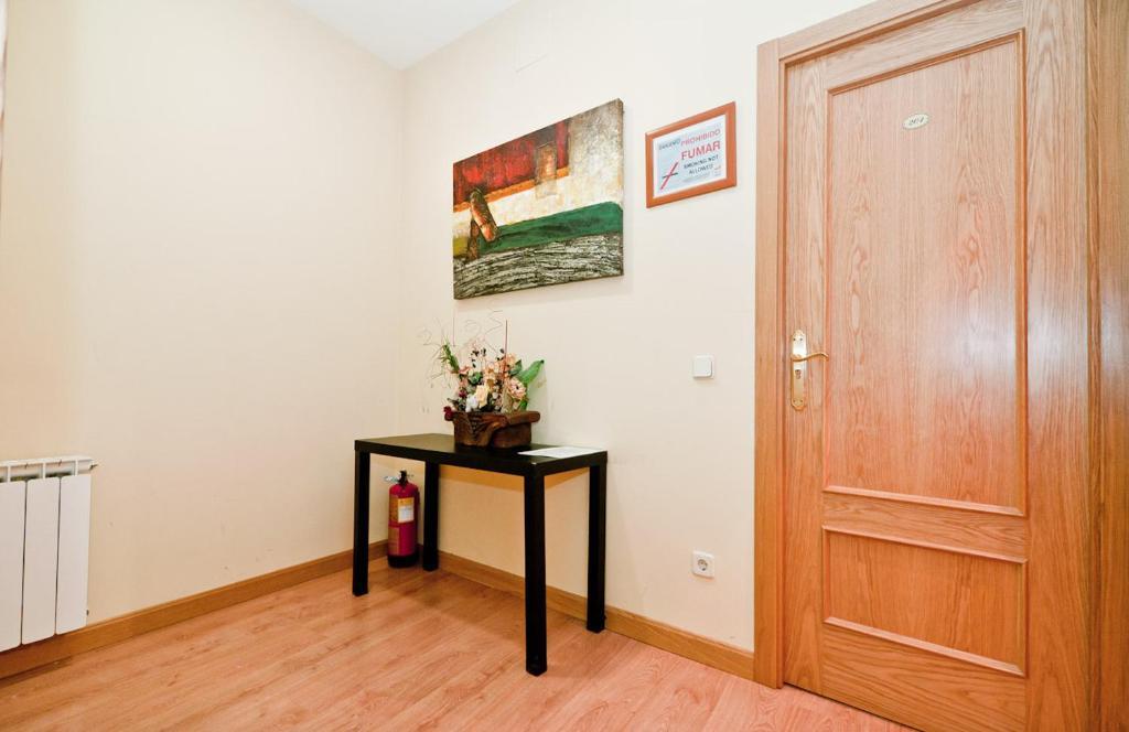 Hostal Las Cortes Madrid Exterior foto